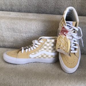 NWT VANS ultracush pro checked yellow hightops!